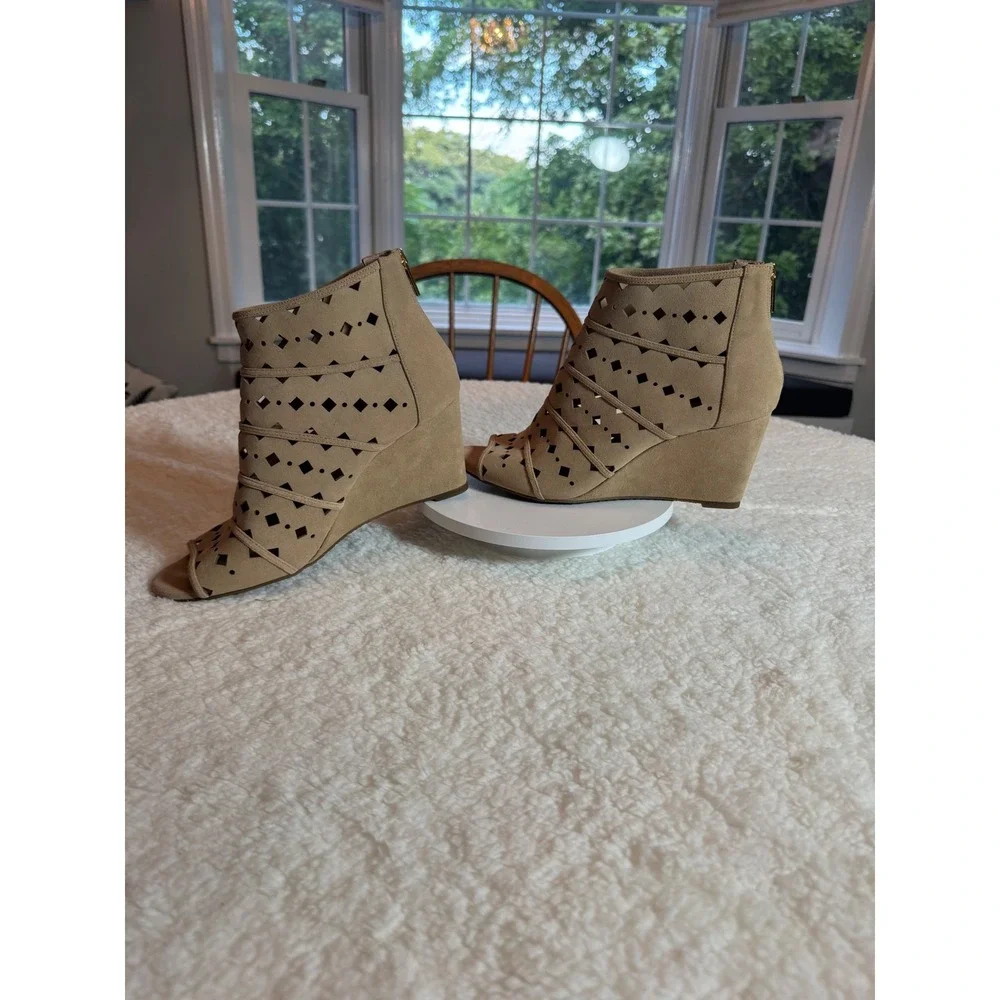Michael Kors Women Tan Leather Laser Cut Wedge Booties Open Toe Sandals 10M